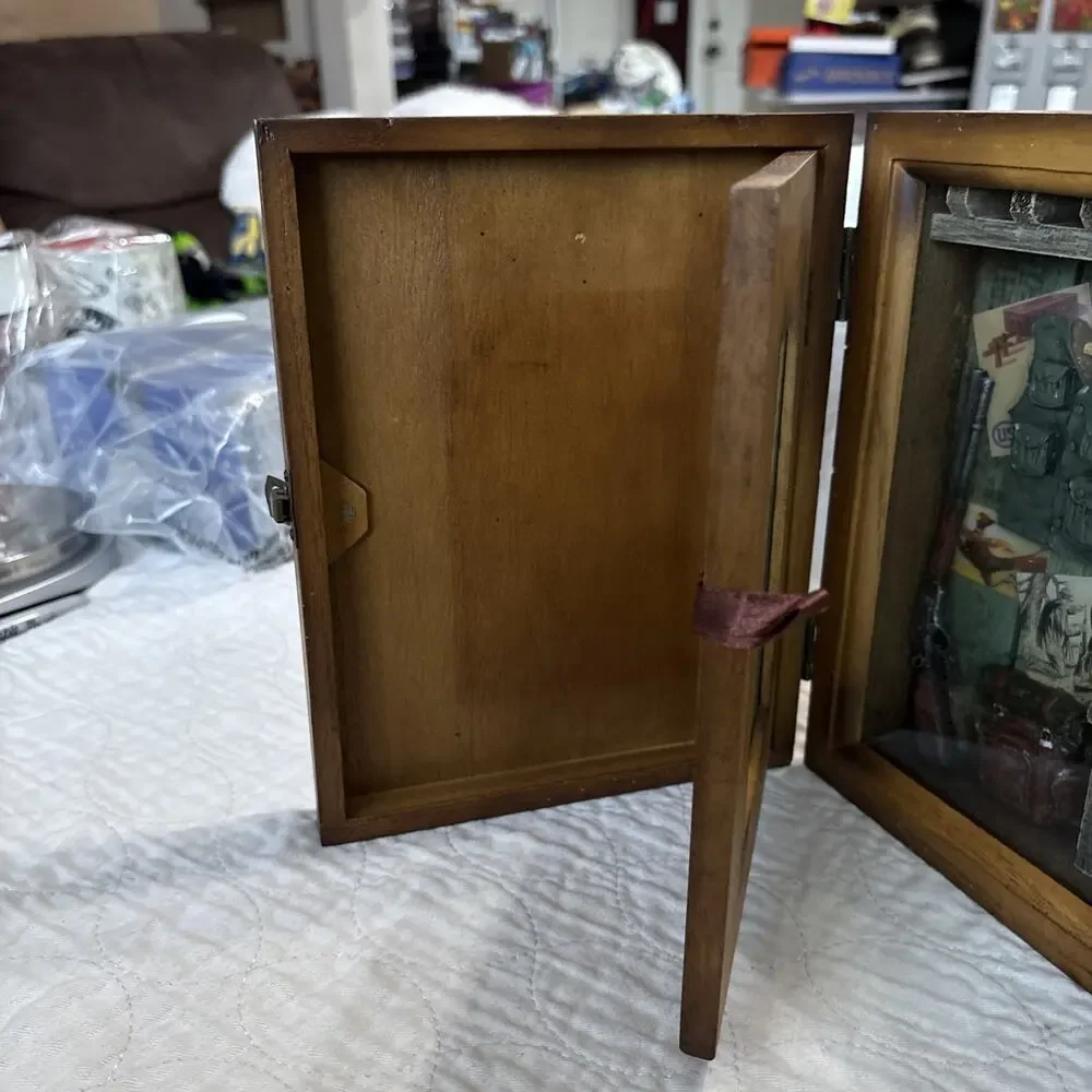 HUNTING Story Shadow Box Photo Frame Wood Metal Latch 5 x 7 Shotgun Father’s Day